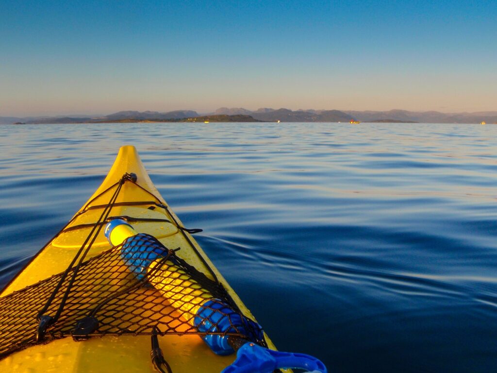 kayak, water, blue-963160.jpg