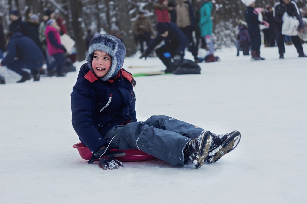 kid, winter, sled-5970557.jpg